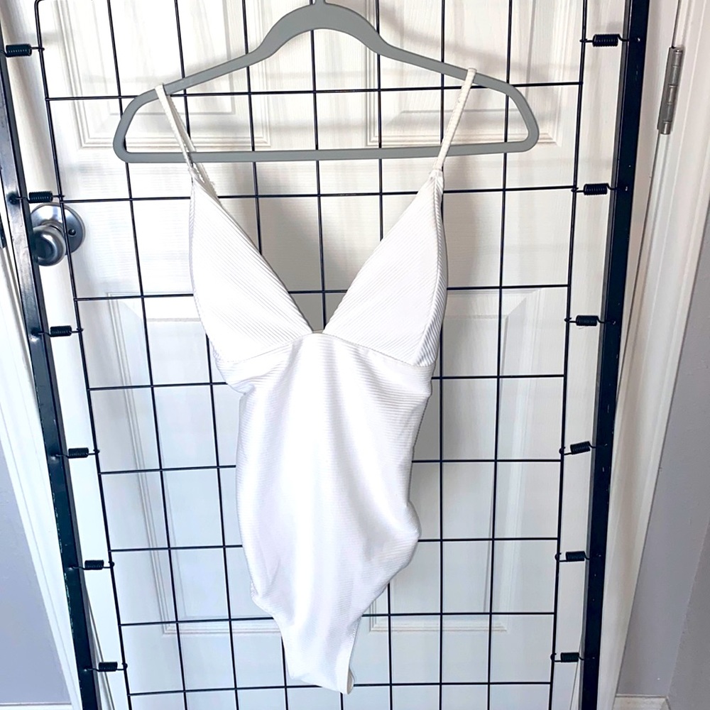 NWT H & M WHITE PADDED BATHING SUIT